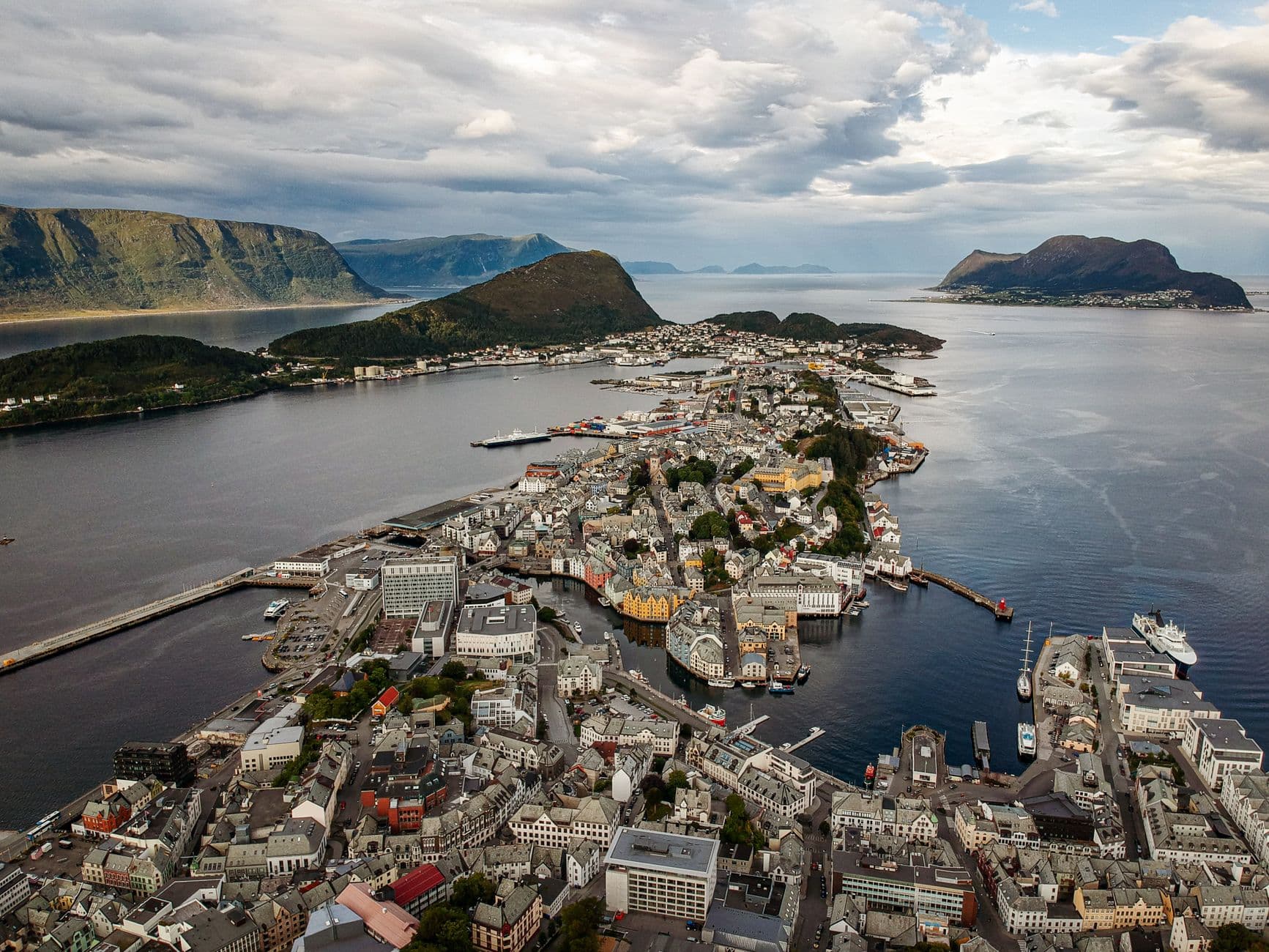 Ålesund sett fra utsiktspunktet Aksla
